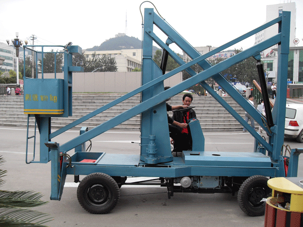 曲臂式高空升降作业平台 曲臂式高空升降作业平台