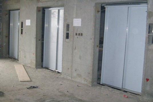 液压载货电梯安装