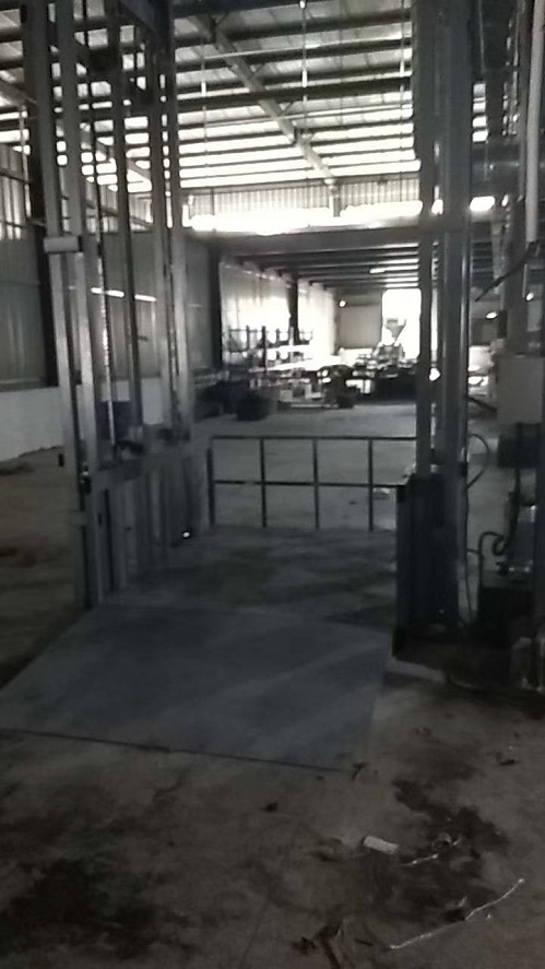 导轨式液压货梯导轨选材图片 导轨式液压货梯导轨图片