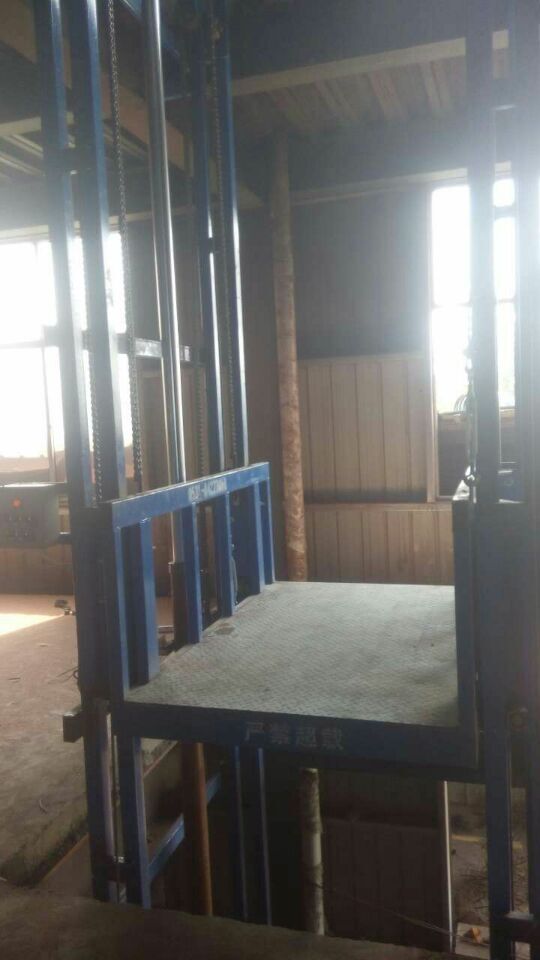 3吨货梯 简易货梯