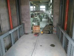 建昌导轨式货梯 建昌导轨式货梯