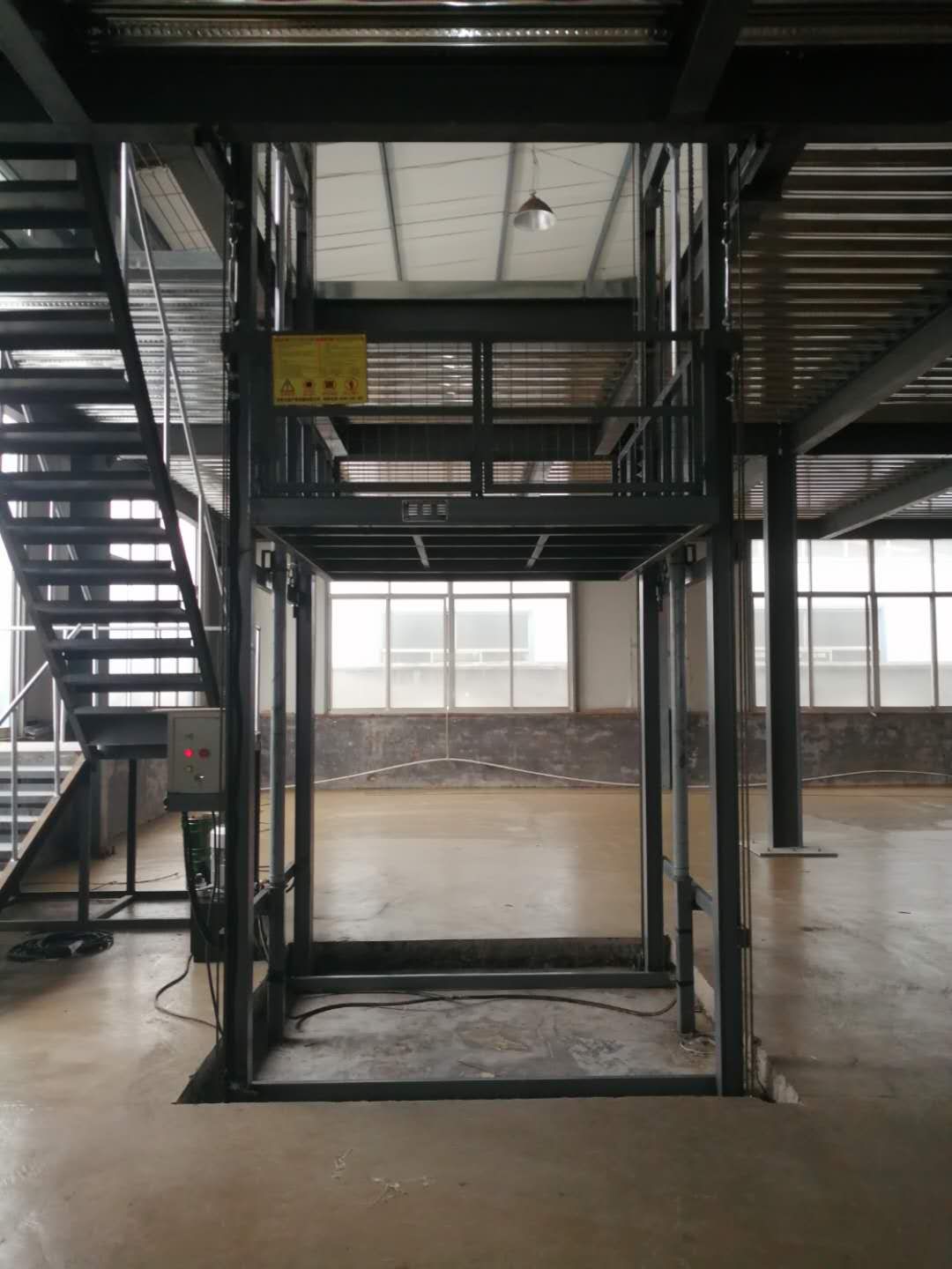 电动升降货梯图 车间电动升降货梯