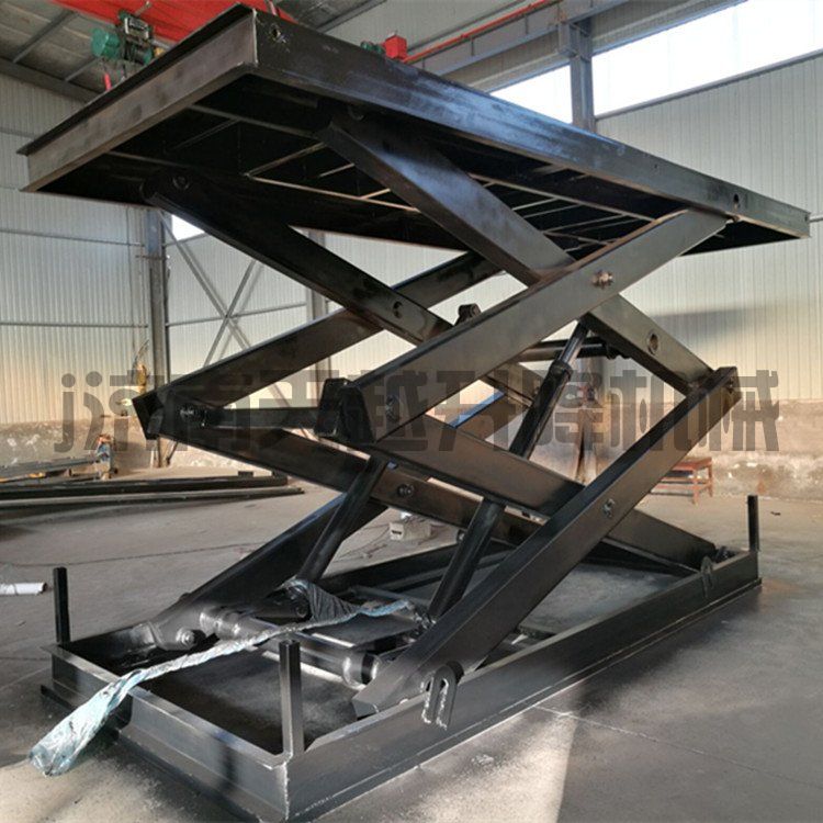 大吨位货梯图片