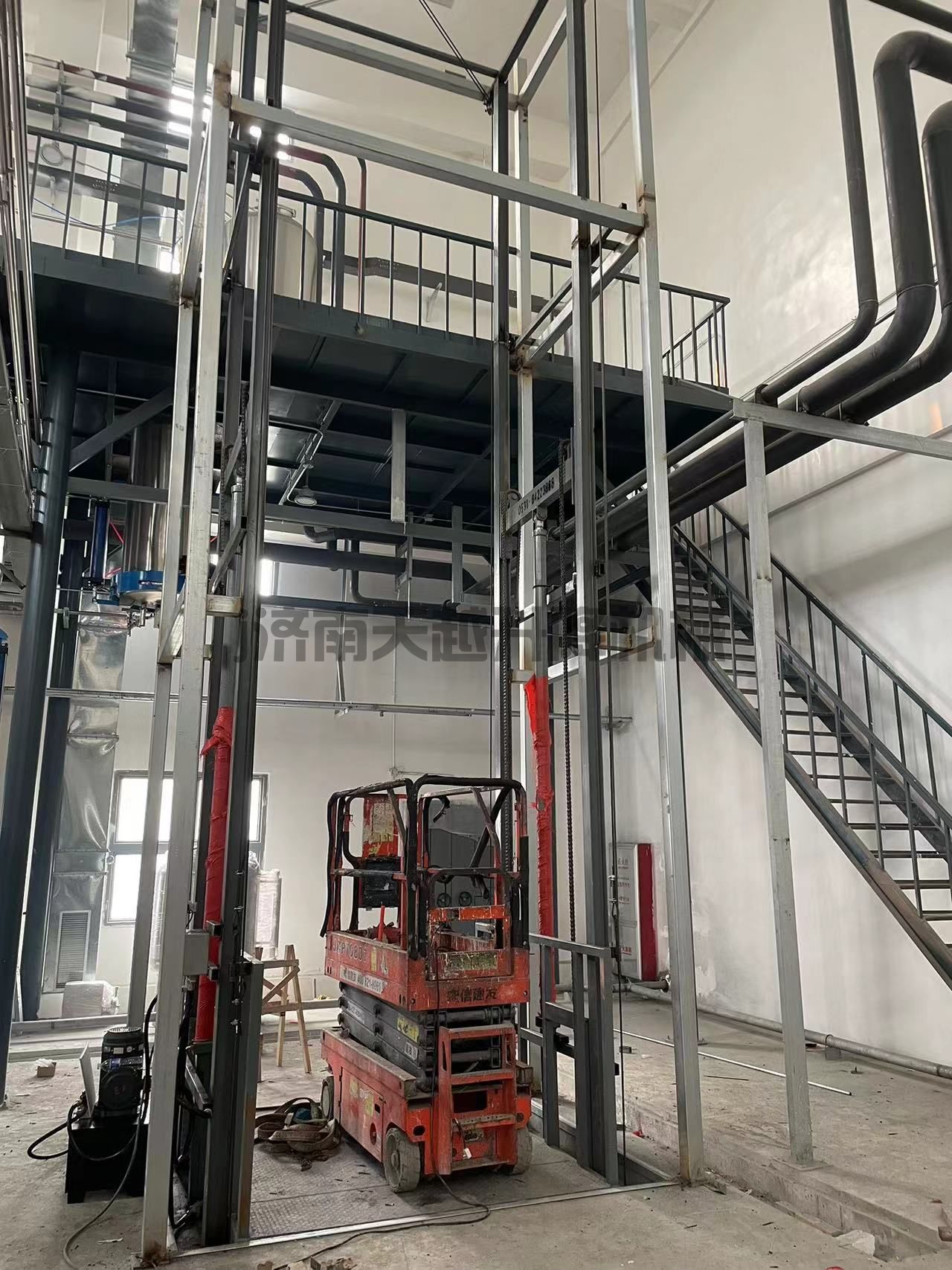 防爆货梯图片