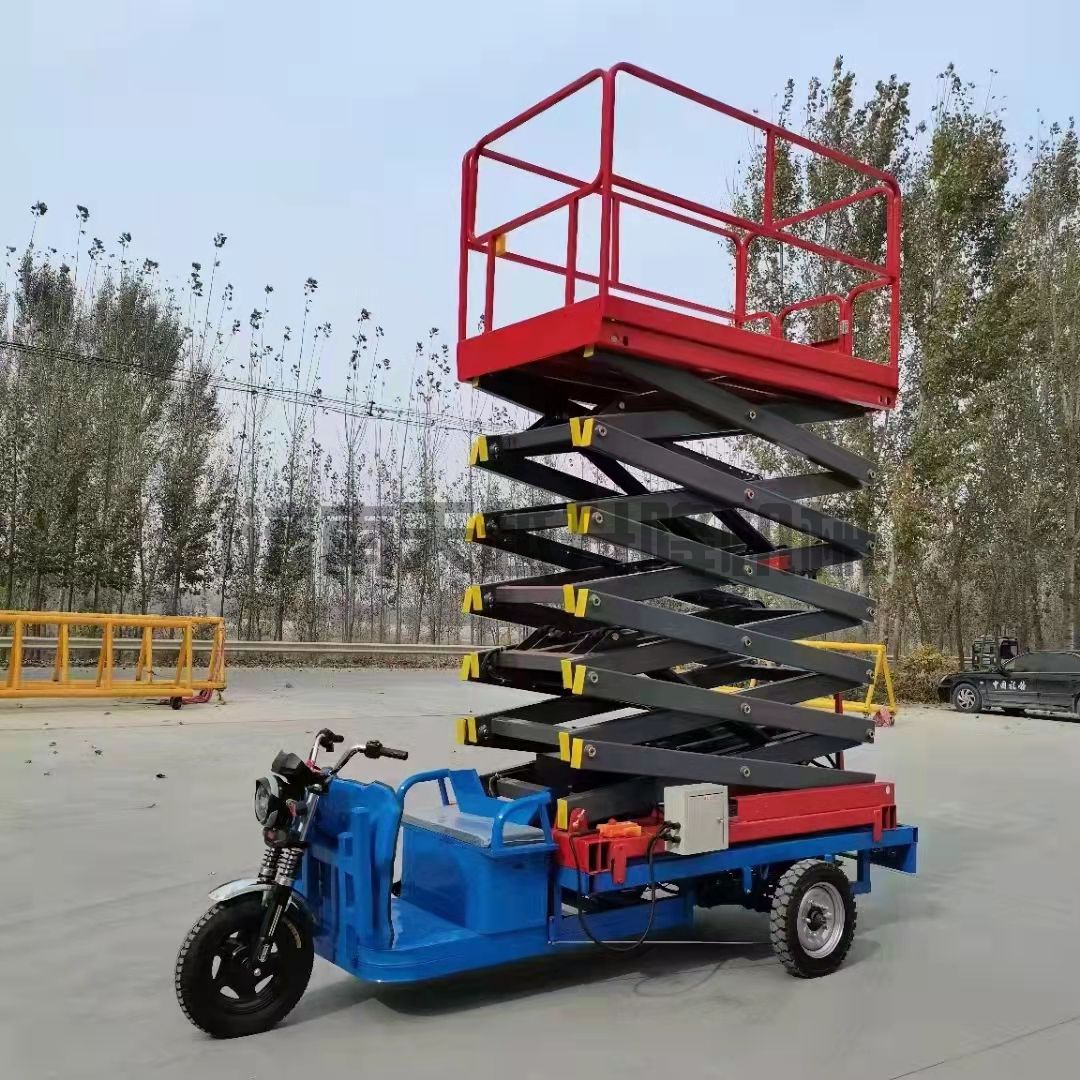 移动三轮车式升降机