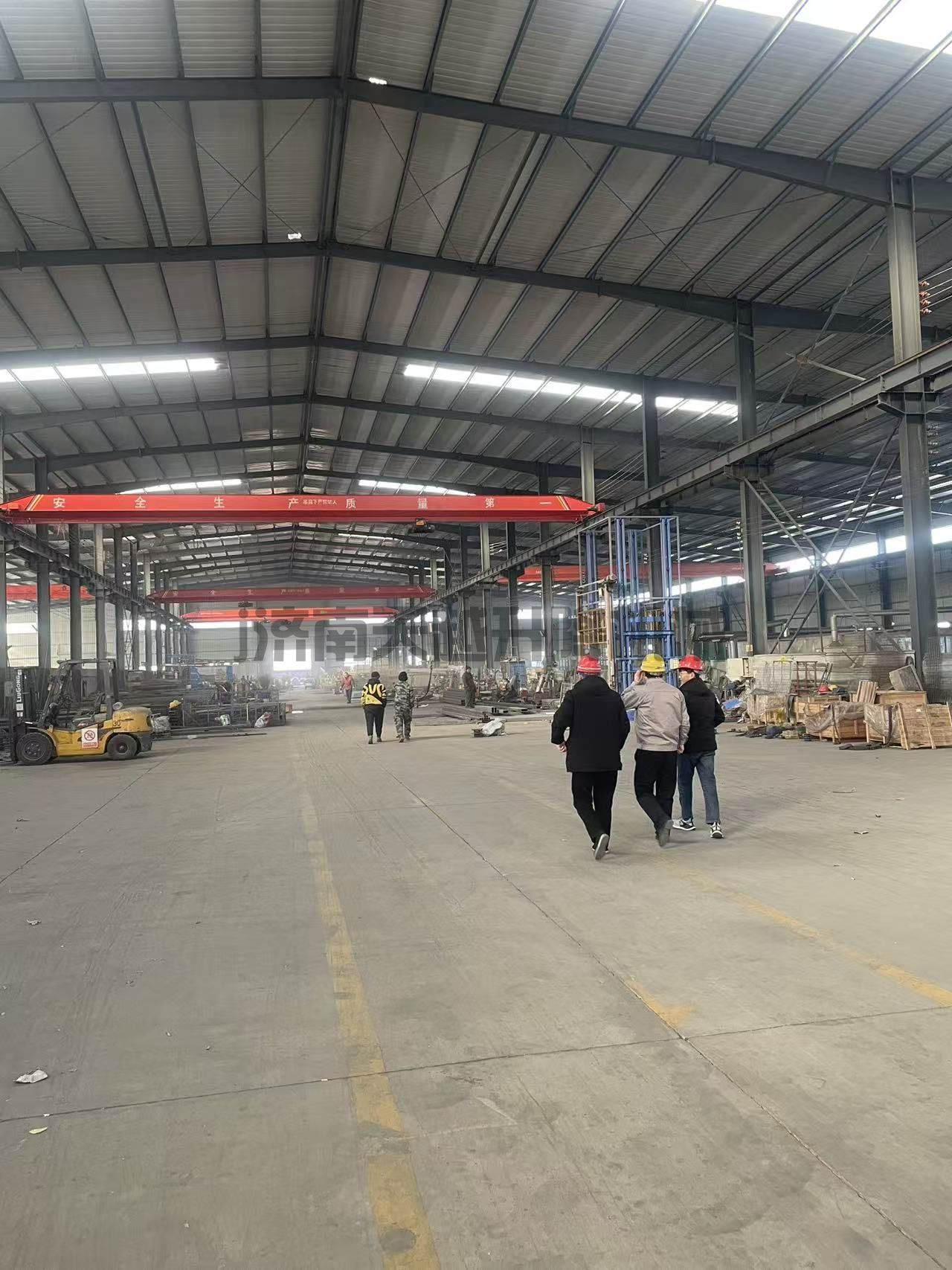 升降机厂家生产车间