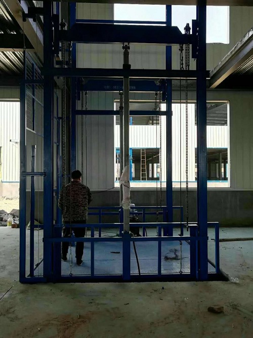 货梯多少钱 液压升降货梯多少钱