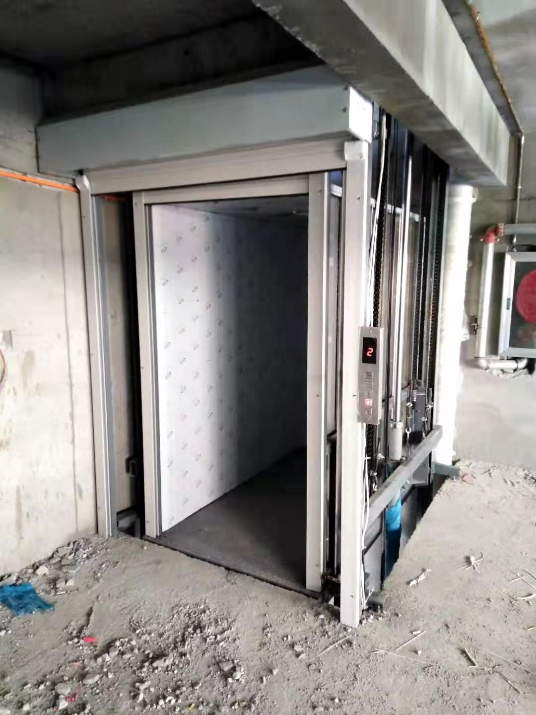 导轨式升降货梯图片 导轨式升降机