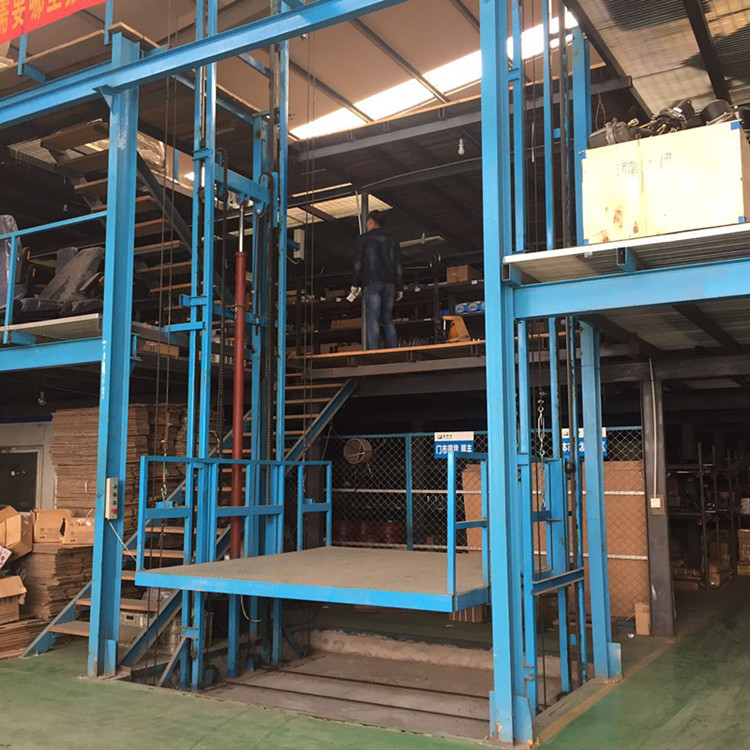 液压升降货梯图片 导轨式平台