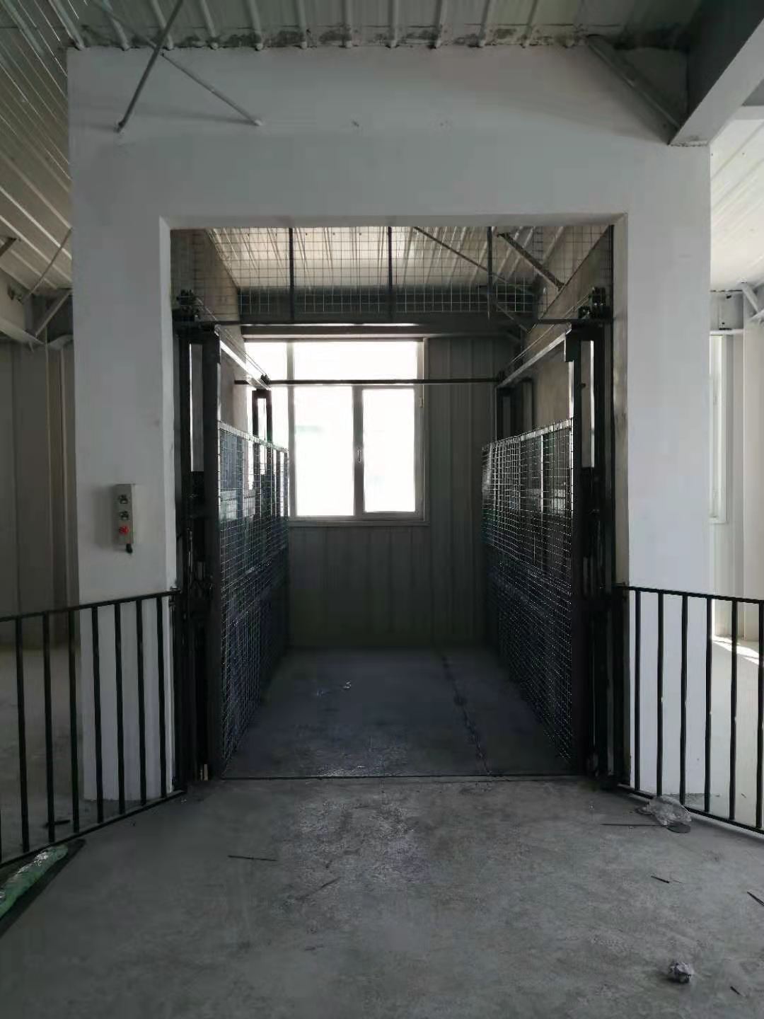 液压升降货梯图片 货梯图片