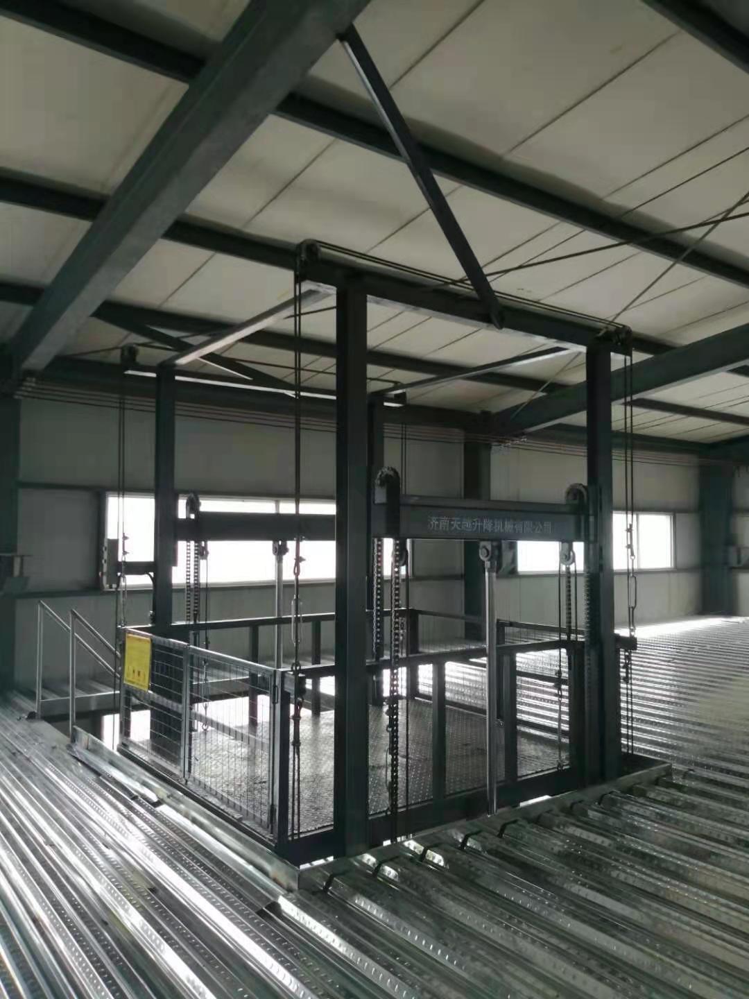 导轨式车间货运电梯(图3) 导轨式车间货运电梯(图3)