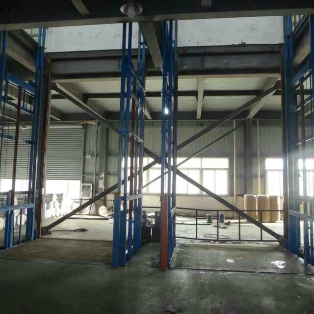 导轨式车间货运电梯(图4) 导轨式车间货运电梯(图4)